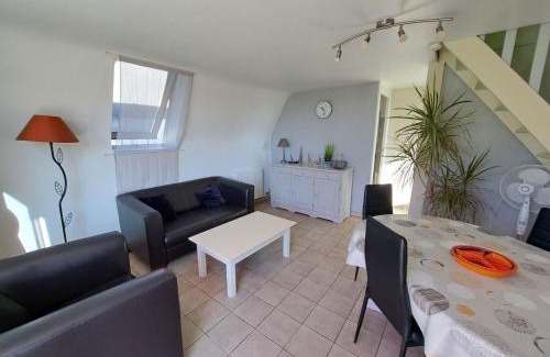 Beuzec-Cap-Sizun House | Holiday Home in Brittany near Pointe du Raz