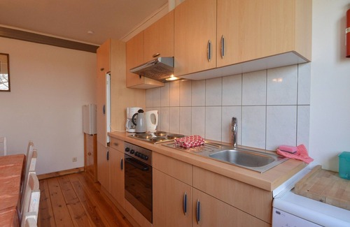 Heppenbach Apartment | Holiday Home in Ardennes with Scenic Garden
