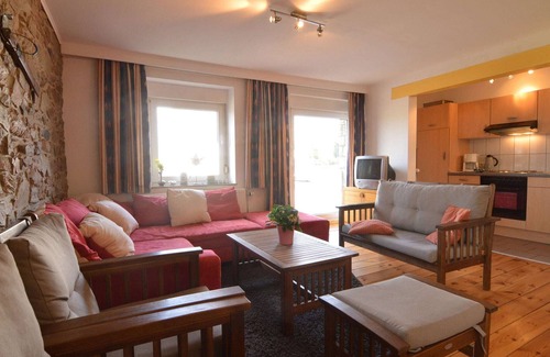 Heppenbach House | Holiday Home in Heppenbach with garden