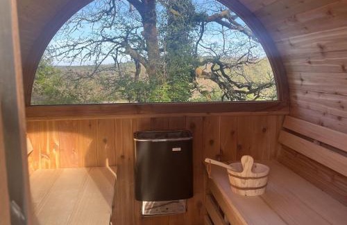 Caniac-du-Causse House | Holiday Home in Dordogne with Pool & Bubble Bath