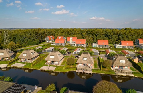 Midlaren House | Holiday Home in De Bloemert