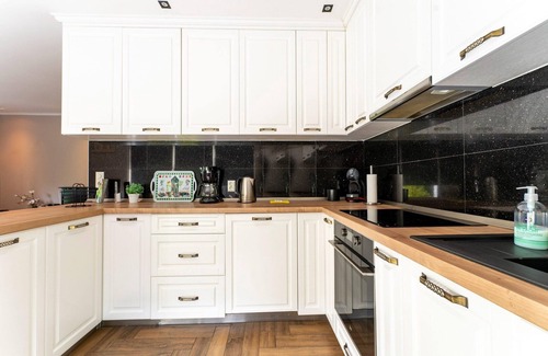 Garderen House | Holiday Home in Garderen with Garden