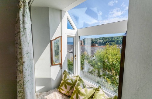 Kingsand Cottage | Holiday Home in Kingsand near the Beach