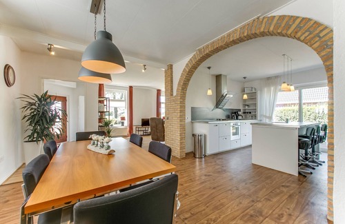 Langezwaag House | Holiday Home in Langezwaag with terrace