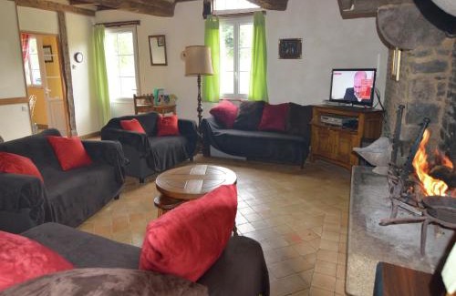Isigny-le-Buat House | Holiday Home in Le Mesnil-Boeufs with Garden, cleaning included