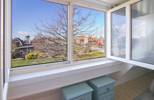 Medemblik House | Holiday home in Medemblik with garden