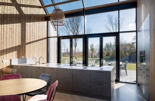 Nieuwvliet House | Holiday Home in Nieuwvliet-Bad near Beach