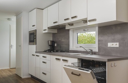 Zuna Cottage | Holiday Home in Overijssel With Garden Terrace
