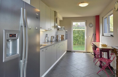 Ovifat House | Holiday Home in Ovifat near High Fens Reserve