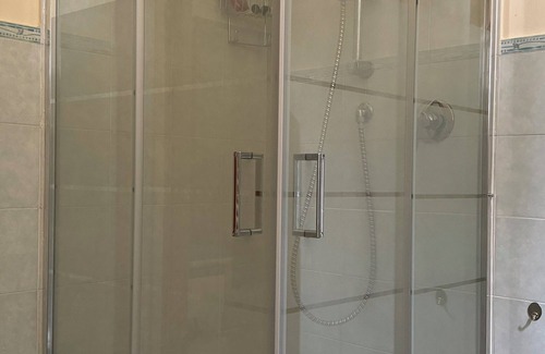 Pontedera Apartment | Holiday Home in Pontedera "Michelangelo Apartment"