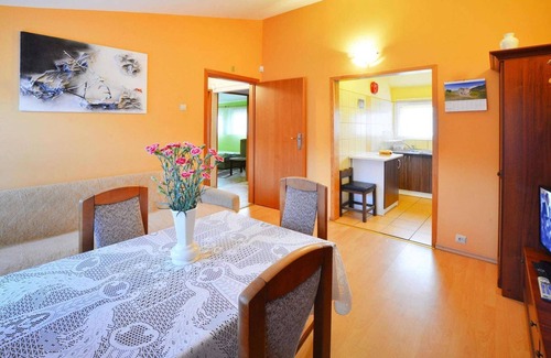 gmina Manowo House | Holiday Home in Rosnowo by Lake Rosnowskie