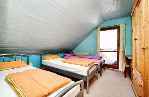 Schoenberg House | Holiday Home in Schצnberg with Jacuzzi