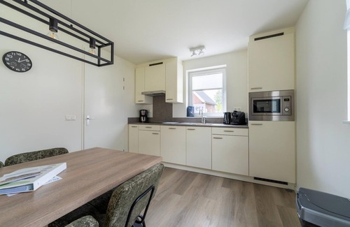 Municipality of Nissewaard House | Holiday Home in South Holland by Stompaarde Plas