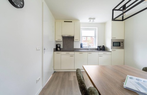 Municipality of Nissewaard House | Holiday Home in South Holland by Stompaarde Plas