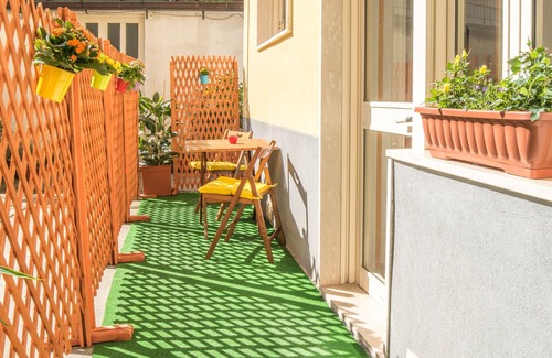 Bomerano Apartment | Holiday home in the center of Bomerano, one step away from the Path of the Gods.