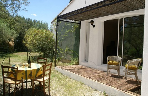 Vergeze Villa | Holiday Home in Vergèze near Beaches