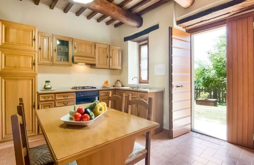 Parchiule House | Holiday Home in Città di Castello with Pool