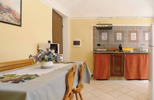 Costigliole d'Asti House | Holiday Home "La Rocca Di Efisio" with Private Terrace, Wi-Fi & Air Conditioning