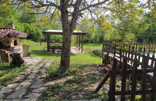 Scurcola Marsicana House | Holiday Home 'Chalet La Vigna' with Private Terrace