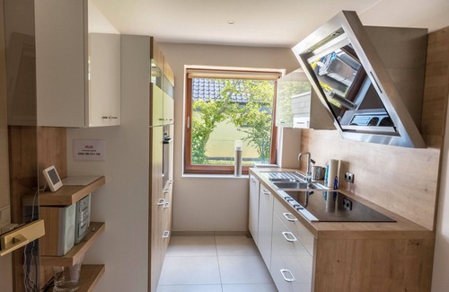 Geestemunde House | Holiday Home “Jäschke” with Sauna, Garden, Terrace & Wi-Fi