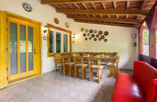Balatonfenyves House | Holiday Home Julia by Interhome