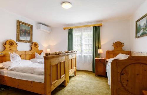 Balatonfenyves House | Holiday Home Julia by Interhome