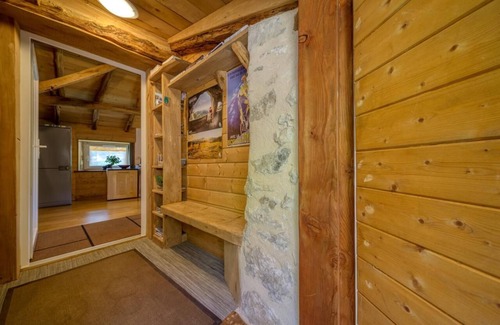 Choranche House | Holiday Home 'L' Echappée En Vercors' with Lake View, Private Terrace and Wi-Fi