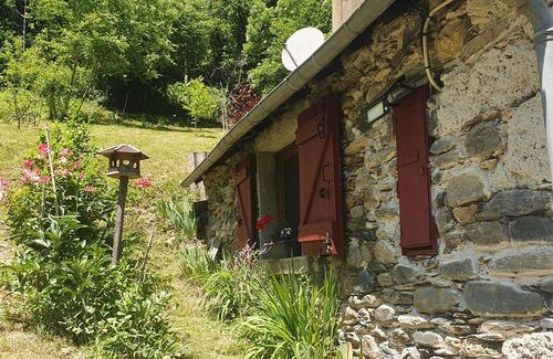Bonac-Irazein House | Holiday Home "La Cardabelle" – Nature Retreat in Bonac-Irazein, Private Garden, Mountain Views