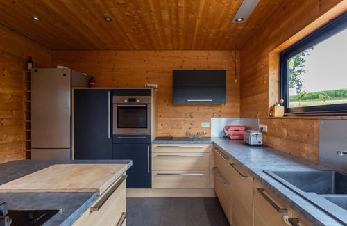 Gommenec'h House | Holiday Home 'La Cafoutche X X L' with Private Terrace, Shared Garden and Wi-Fi