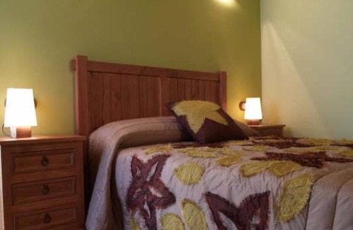 Milagro House | Holiday Home 'La Casa Miralrio 1' with Private Terrace, Wi-Fi and Air Conditioning