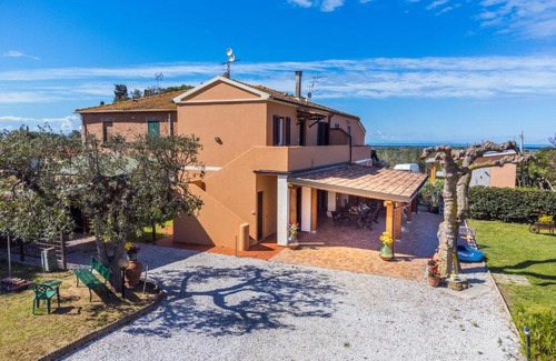 Bibbona House | Holiday Home La Casina by Interhome