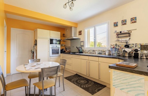 Pornic House | Holiday Home 'La Fontaine Aux Bretons' with Private Terrace, Private Garden and Wi-Fi