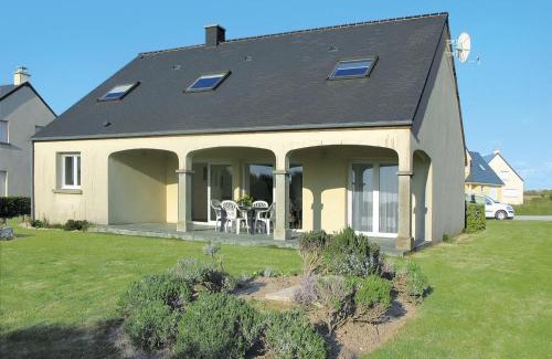 Baubigny House | Holiday Home La Jolie Vague by Interhome