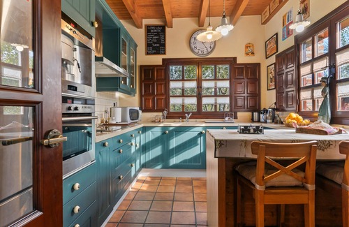 Beloncio House | Holiday Home La Milonga with Garden & Terrace