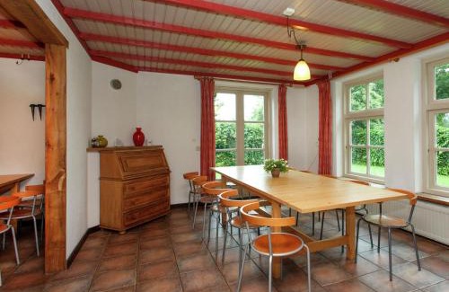 Lage Mierde House | Holiday Home Lage Mierde with Garden & BBQ
