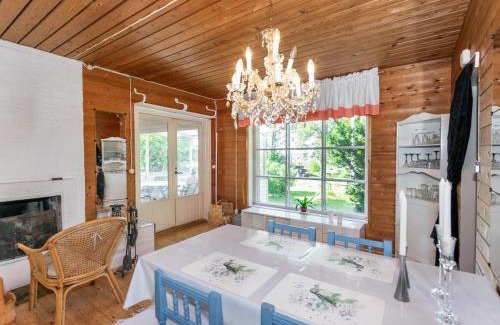 Pori House | Holiday Home Lampaluodon punainen tupa by Interhome
