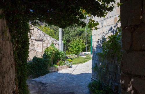 Tucepi House | Holiday home Lavanda Grubisic Tucepi