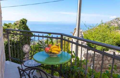Tucepi House | Holiday home Lavanda Grubisic Tucepi
