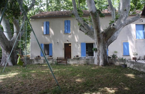 Avignon House | Holiday Home 'Le Mas Des Fleurs' with Private Pool, Private Terrace and Wi-Fi