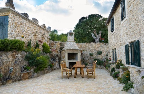 Drnis House | Holiday Home Leptir