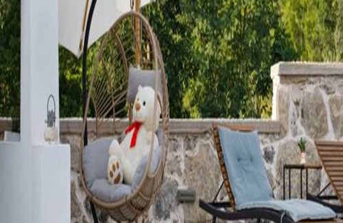 Drnis House | Holiday Home Lišnjak - Three Bedroom Holiday Home with Pool