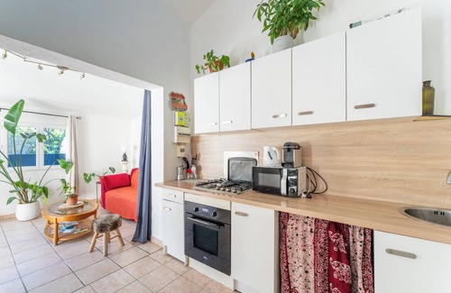 Uchaud House | Holiday Home 'Loft Des Cigales' with Private Pool and Private Terrace