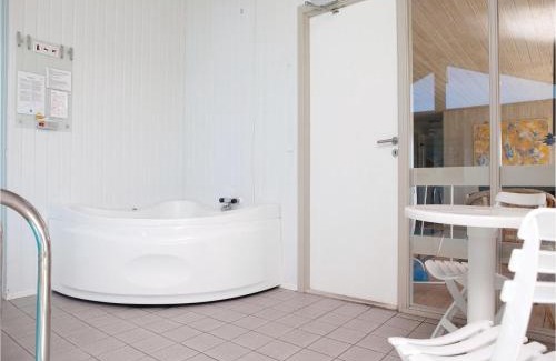 Nr. Lyngby Strand House | Holiday Home Lokken 21 With Hot Tub