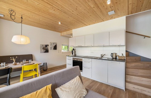 Beuron House | Holiday Home 'Lupus 2' with Mountain View, Private Terrace and Wi-Fi