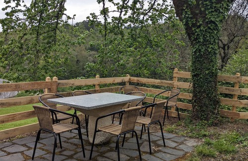 Cambounes House | Holiday Home 'Maison De Vacances En Campagne' with Private Terrace, Private Garden and Wi-Fi