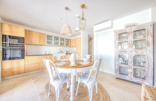 Hourtin-Plage House | Holiday Home 'Maison De La Plage' with Private Pool, Wi-Fi and Air Conditioning