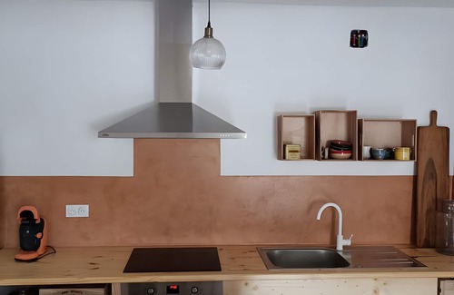 Mirepeisset House | Holiday Home 'Maison Ocre' with Wi-Fi