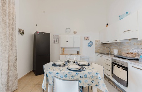 Cornino House | Holiday Home 'Marettimo Cornino' with Sea View, Wi-Fi and Air Conditioning