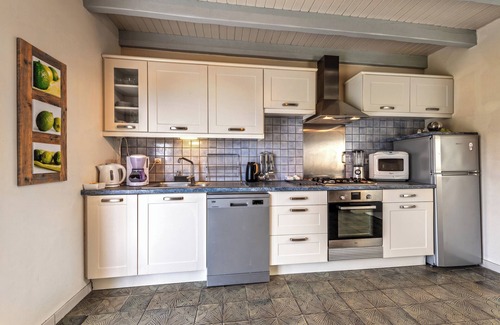 Camaret-sur-Mer House | Holiday Home "Meublé de Tourisme Acanthe" with Sea View, Private Terrace & Wi-Fi
