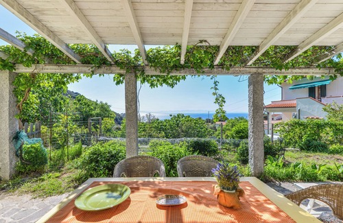 Zanca House | Holiday Home 'Merlo Casa Vai' with Sea View, Wi-Fi and Air Conditioning